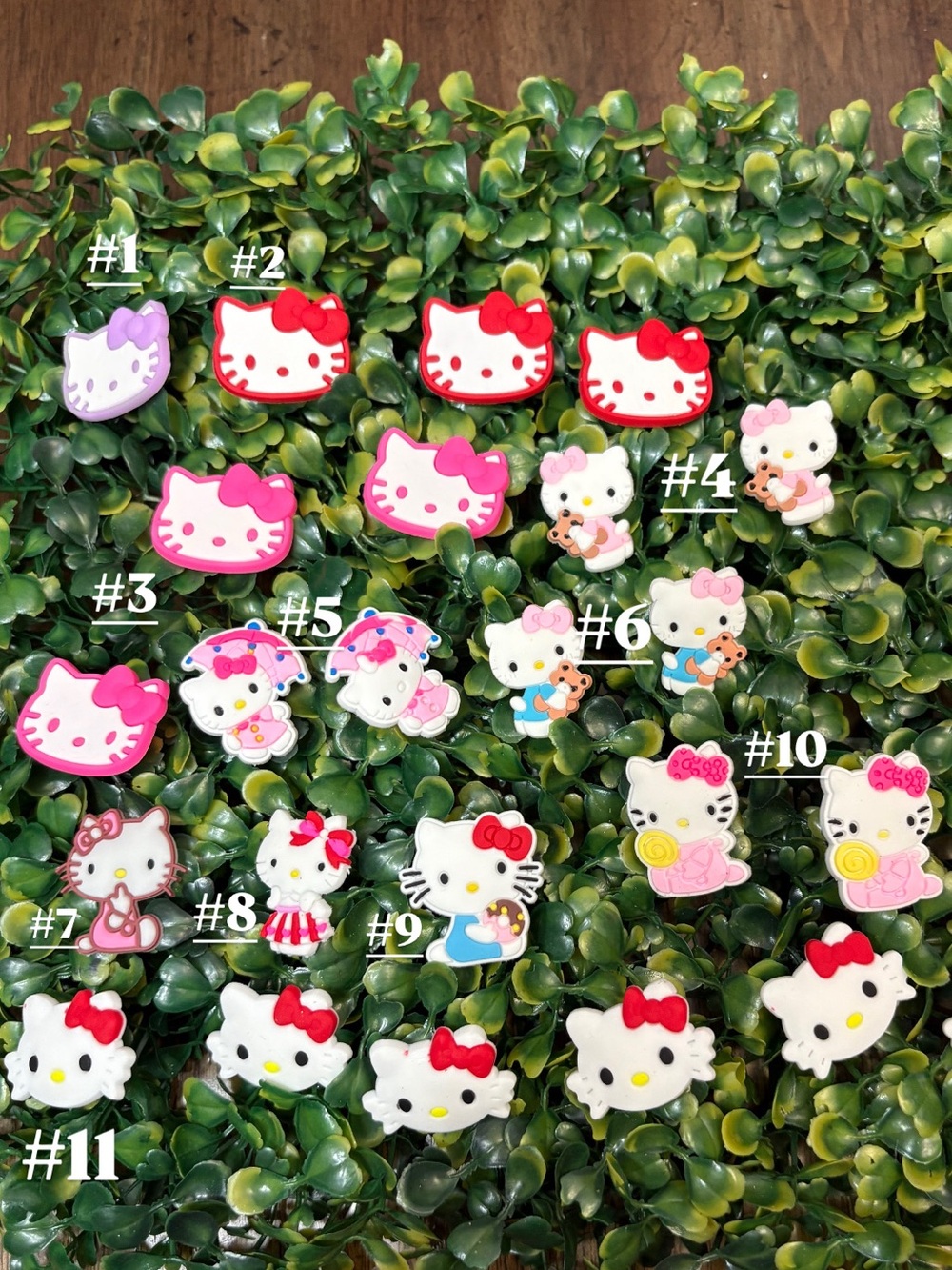 CROCS Hello Kitty Assorted Jibbitz Charms in White, Pink, Red